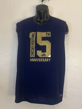 ES Collection Sleeveless T Shirt 3XL runs small Gently worn 24" armpit to armpit